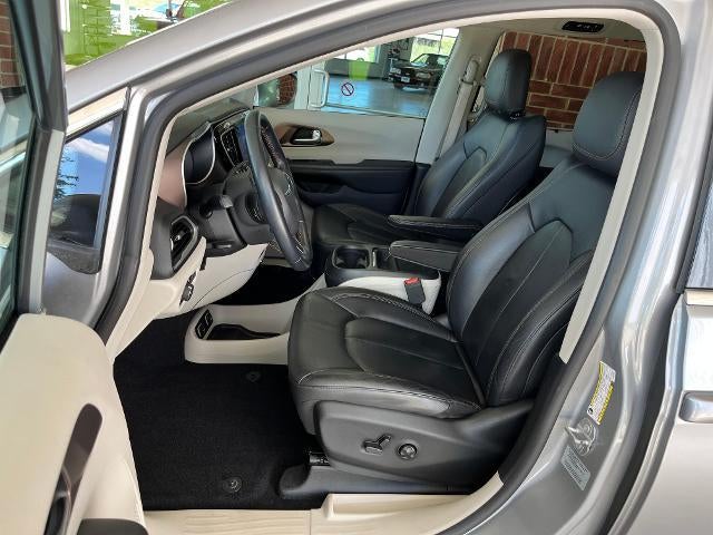 2017 Chrysler Pacifica Touring-L FWD