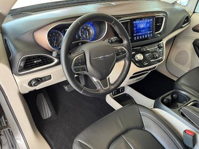 2017 Chrysler Pacifica Touring-L FWD