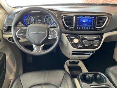 2017 Chrysler Pacifica Touring-L FWD