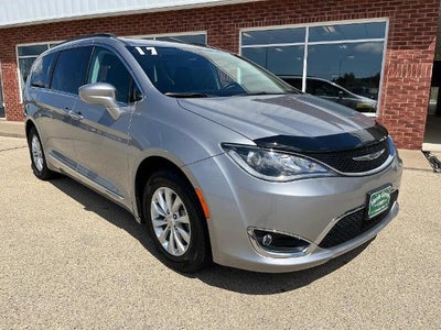 2017 Chrysler Pacifica Touring-L FWD