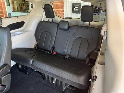 2017 Chrysler Pacifica Touring-L FWD