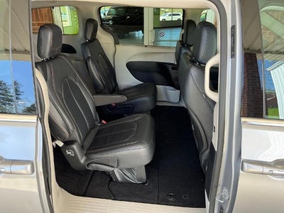 2017 Chrysler Pacifica Touring-L FWD