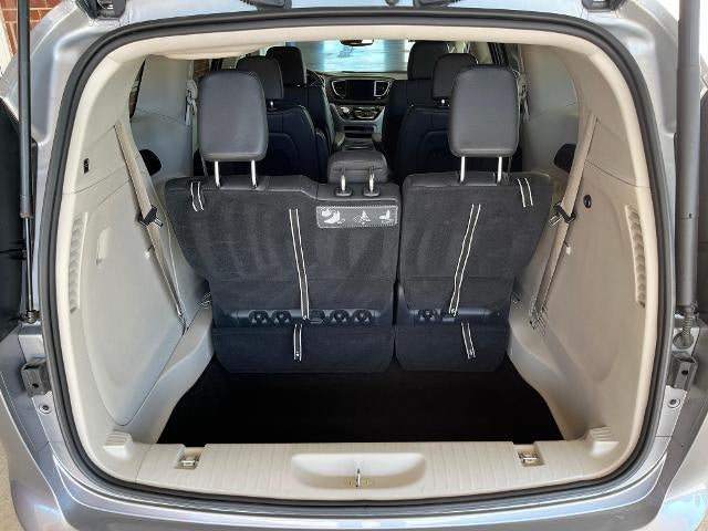 2017 Chrysler Pacifica Touring-L FWD