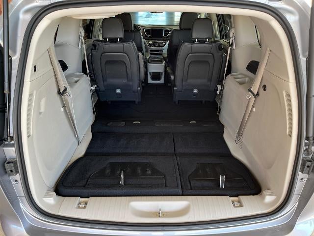 2017 Chrysler Pacifica Touring-L FWD