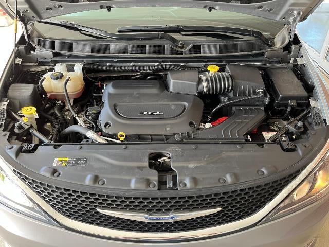 2017 Chrysler Pacifica Touring-L FWD