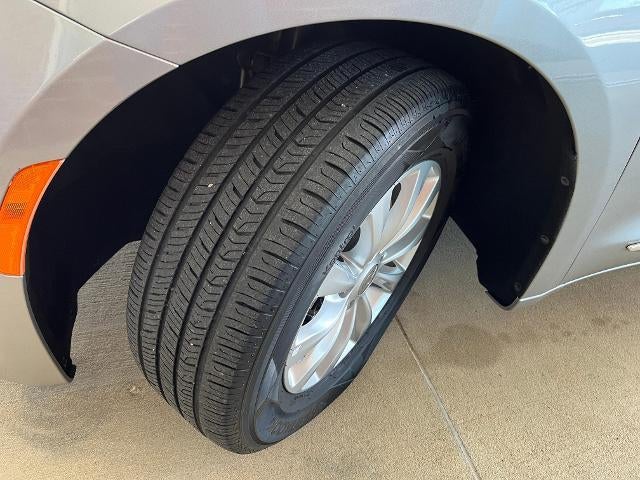 2017 Chrysler Pacifica Touring-L FWD