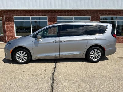 2017 Chrysler Pacifica Touring-L FWD
