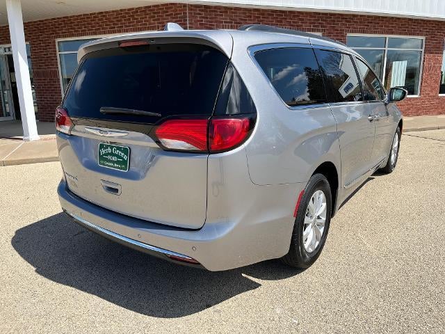 2017 Chrysler Pacifica Touring-L FWD