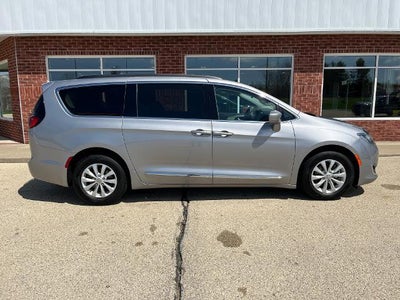 2017 Chrysler Pacifica Touring-L FWD