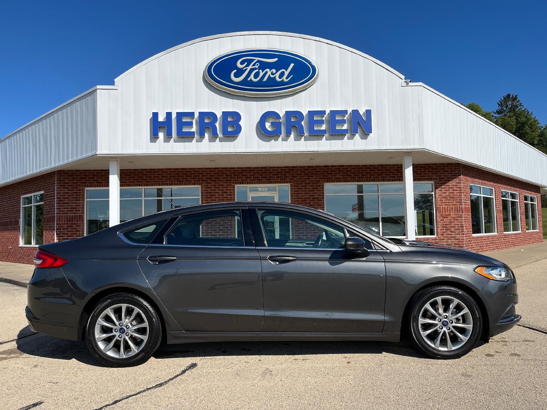 2017 Ford Fusion SE FWD