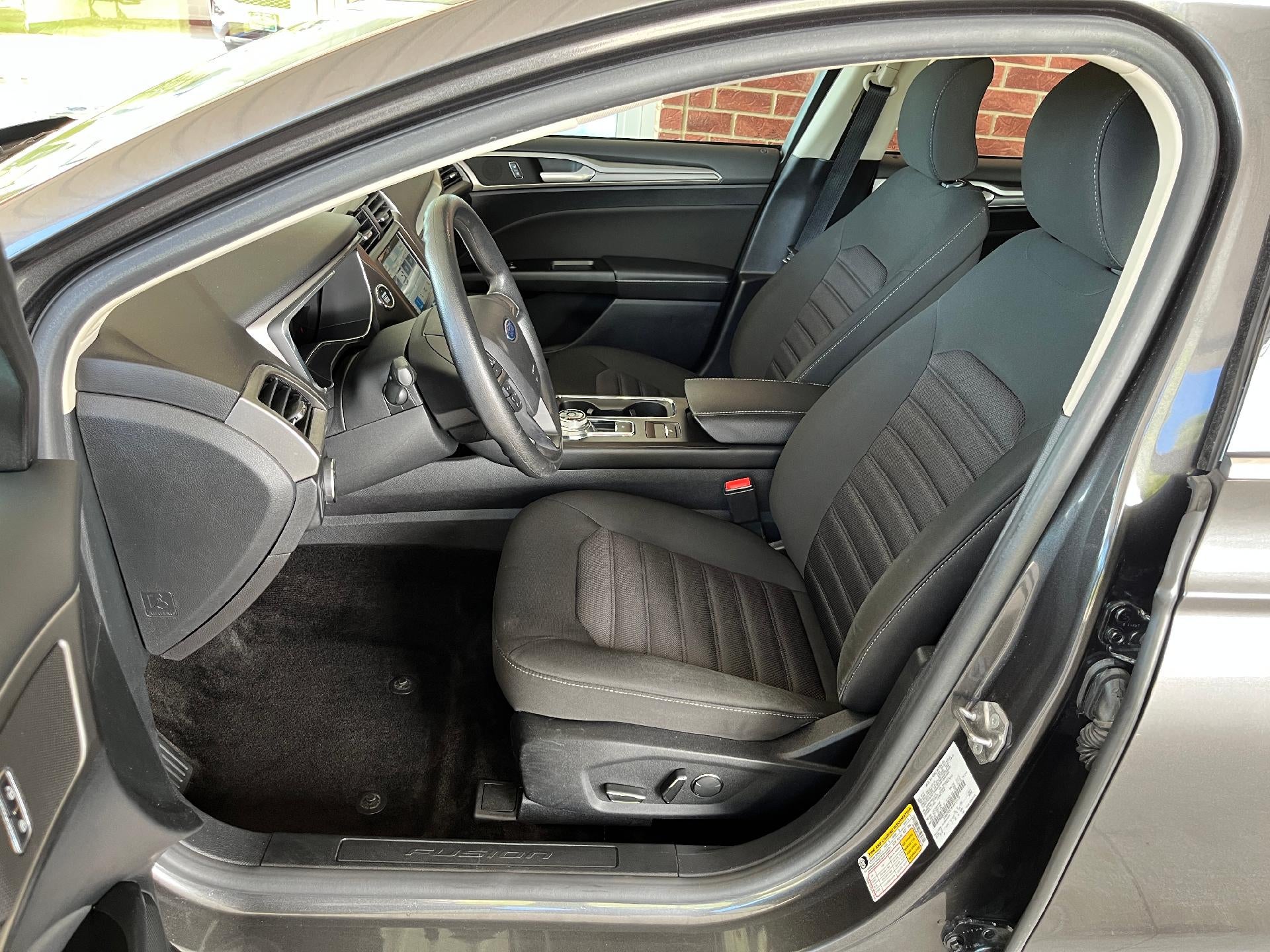 2017 Ford Fusion SE FWD