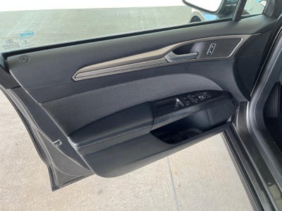 2017 Ford Fusion SE FWD