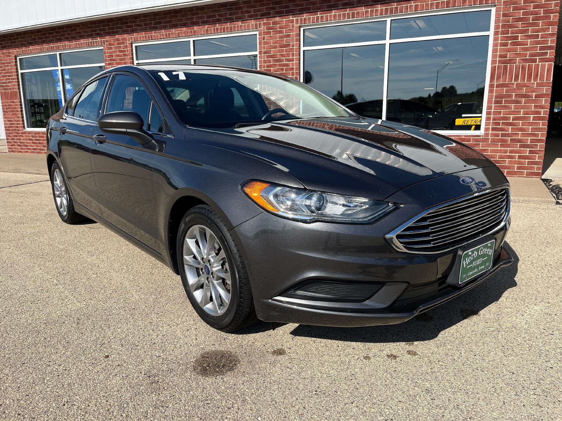 2017 Ford Fusion SE FWD