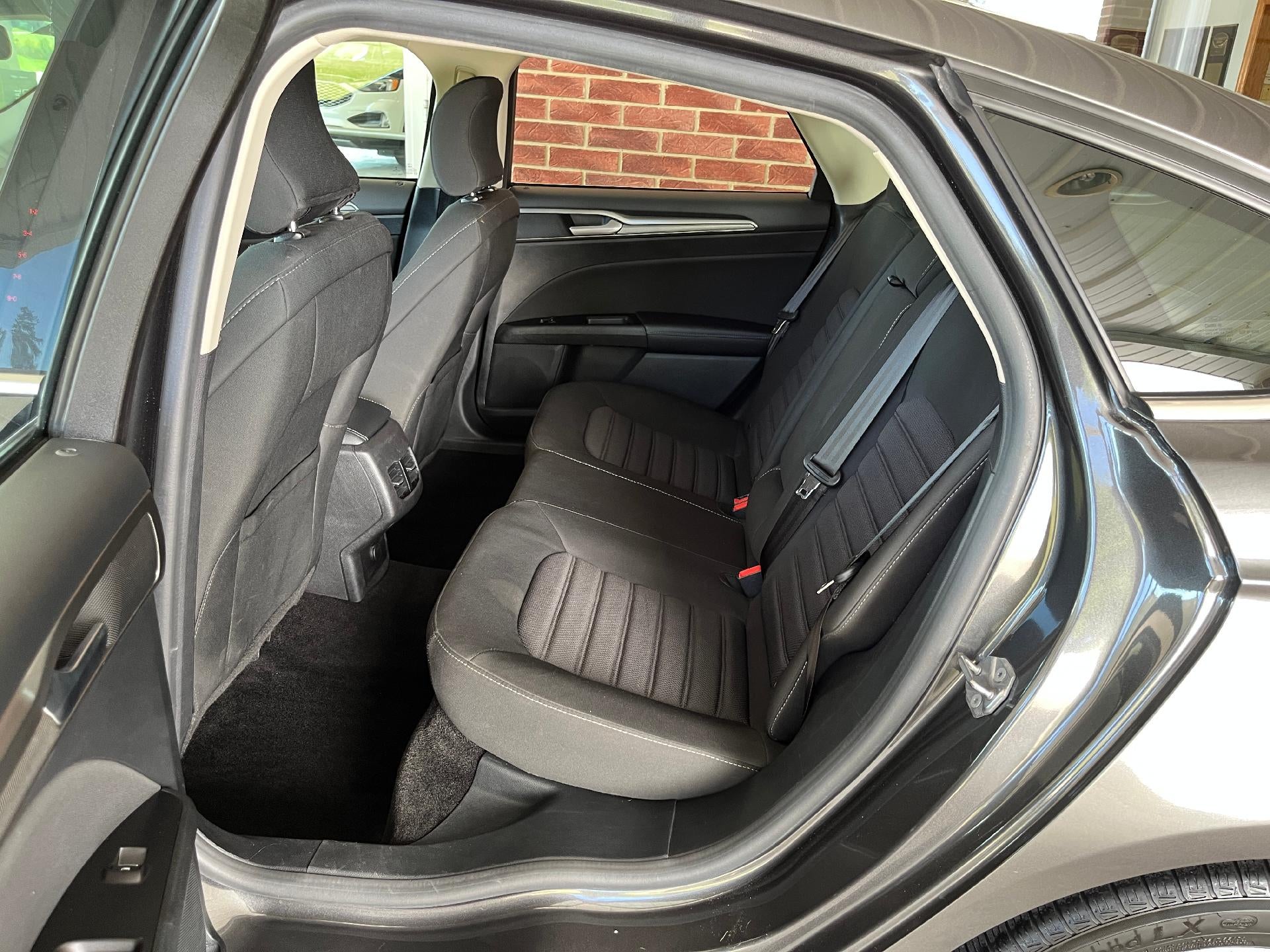 2017 Ford Fusion SE FWD