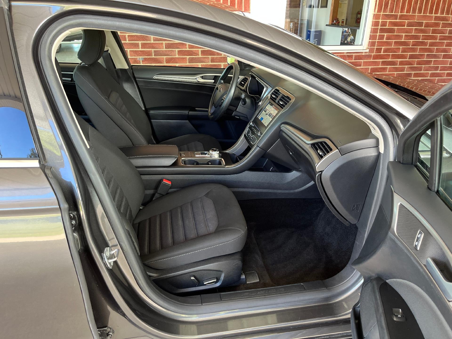 2017 Ford Fusion SE FWD