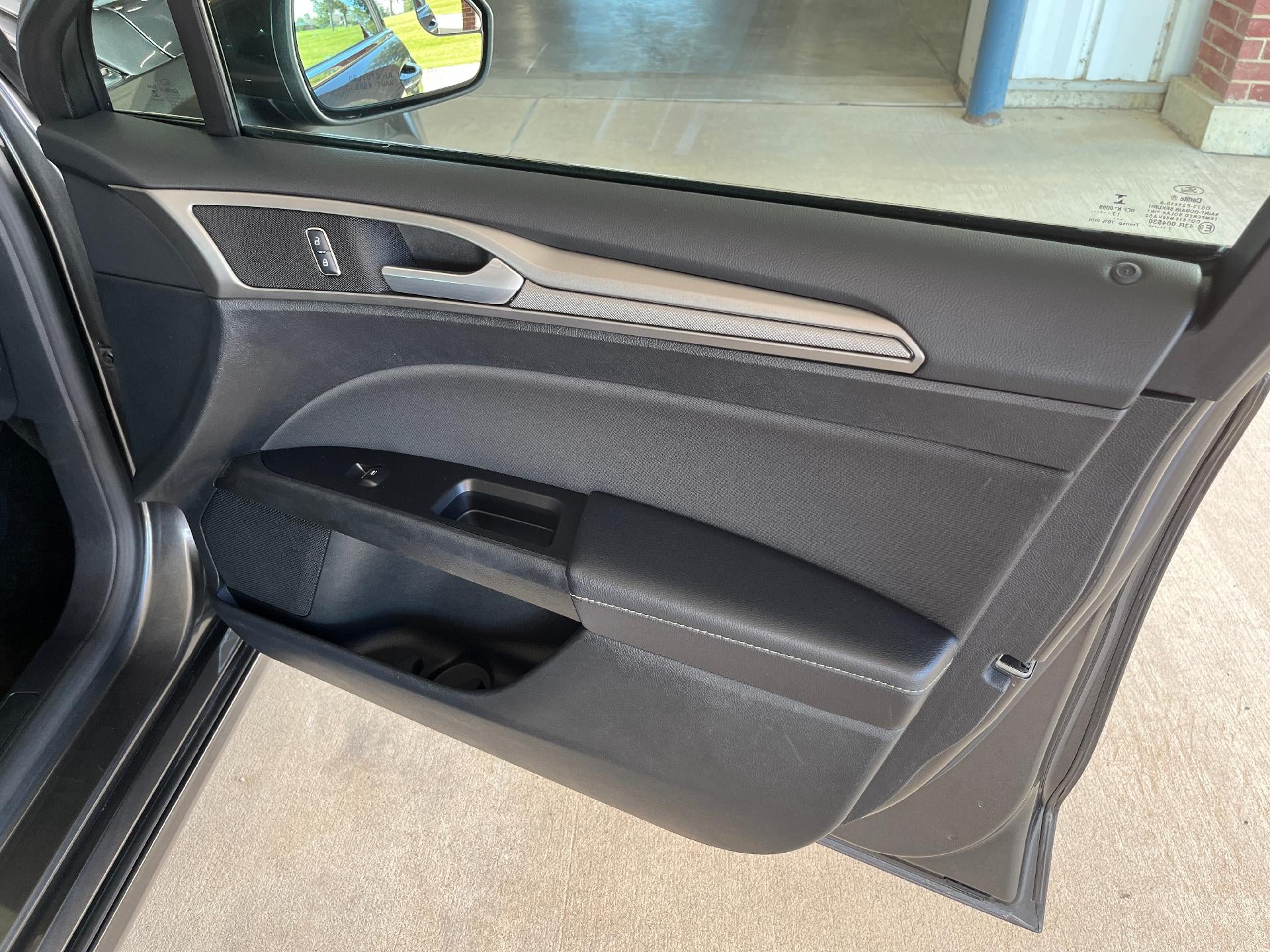 2017 Ford Fusion SE FWD