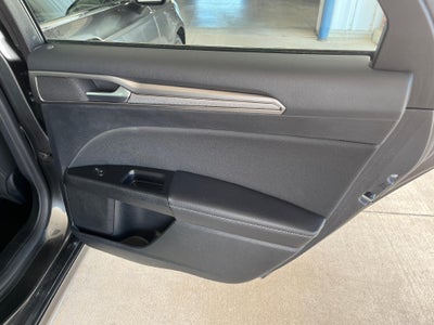 2017 Ford Fusion SE FWD