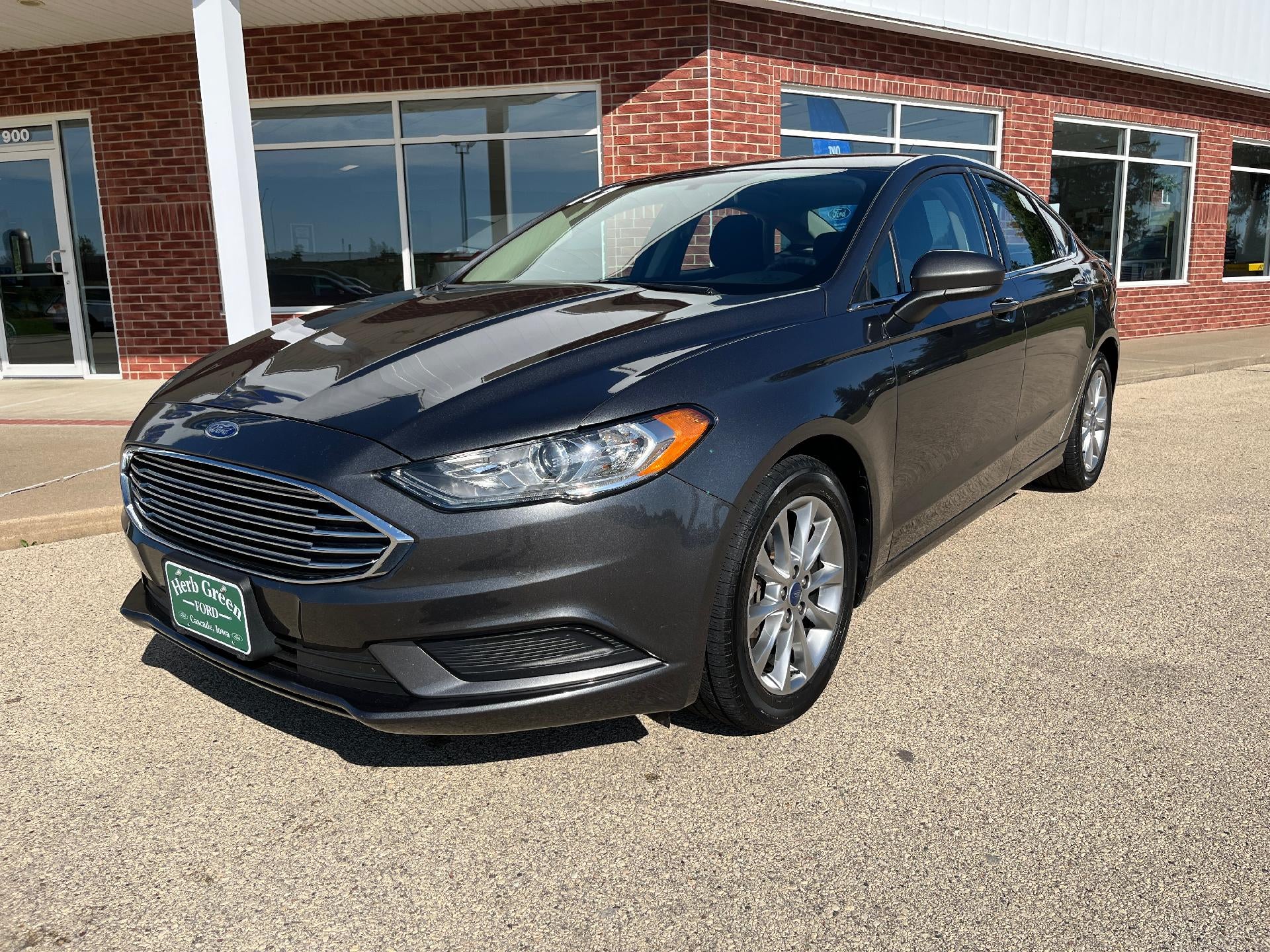 2017 Ford Fusion SE FWD